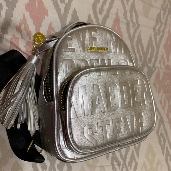 steve madden silver backpack